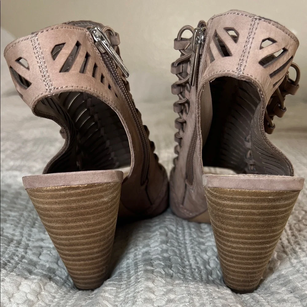 Vince Camuto Brown Cutout Sandals size 10